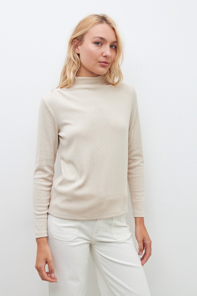 Blusa con brillos beige claro