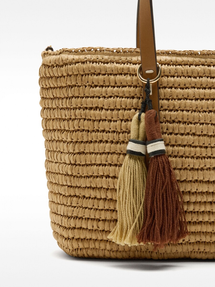 Bolso Tote Con Efecto Rafia Y Colgante L natural
