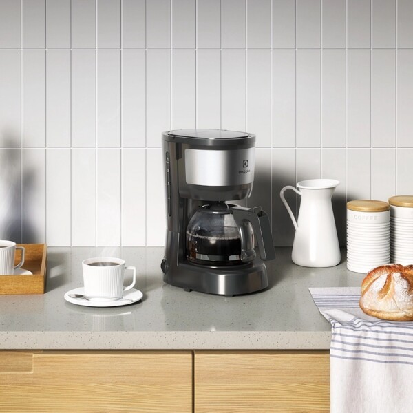 Cafetera Electrolux Ecm10 15 Tazas CAFETERA ELECTROLUX ECM10 ******