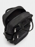Mochila De Nylon Con Colgante negro