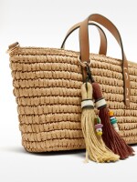 Bolso Tote Con Efecto Rafia Y Colgante M natural