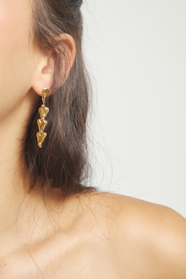 PENDIENTES LARGOS DE CORAZONES DE ALEACIÓN DE METALES BAÑADOS EN ORO 18K Pendiente