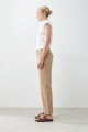 Pantalón recto con pespuntes tostado