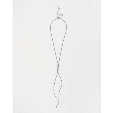 Collar Largo De Metal Plateado