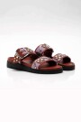 REVELRY STUDDED SANDAL Rojo