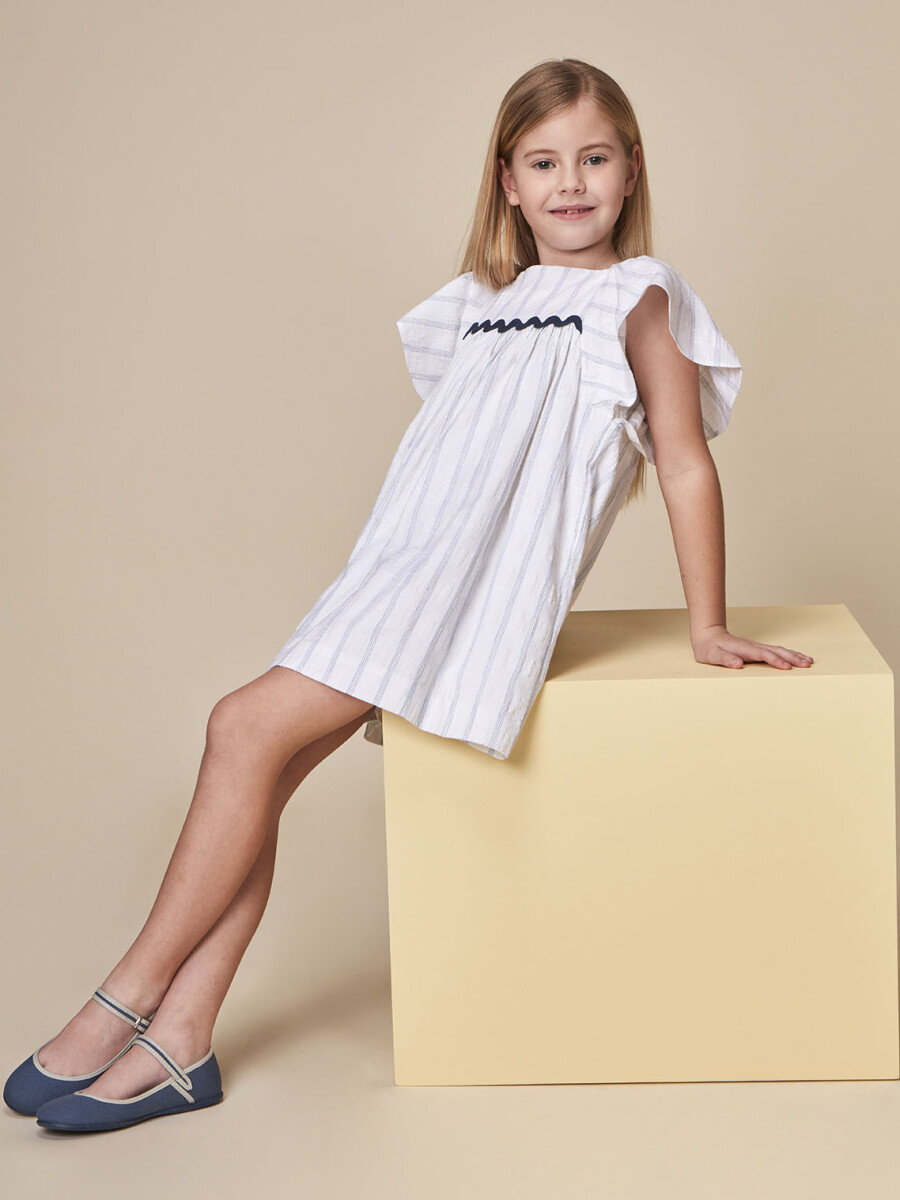 Vestido De Rayas Con Detalle De Ondas Blanco