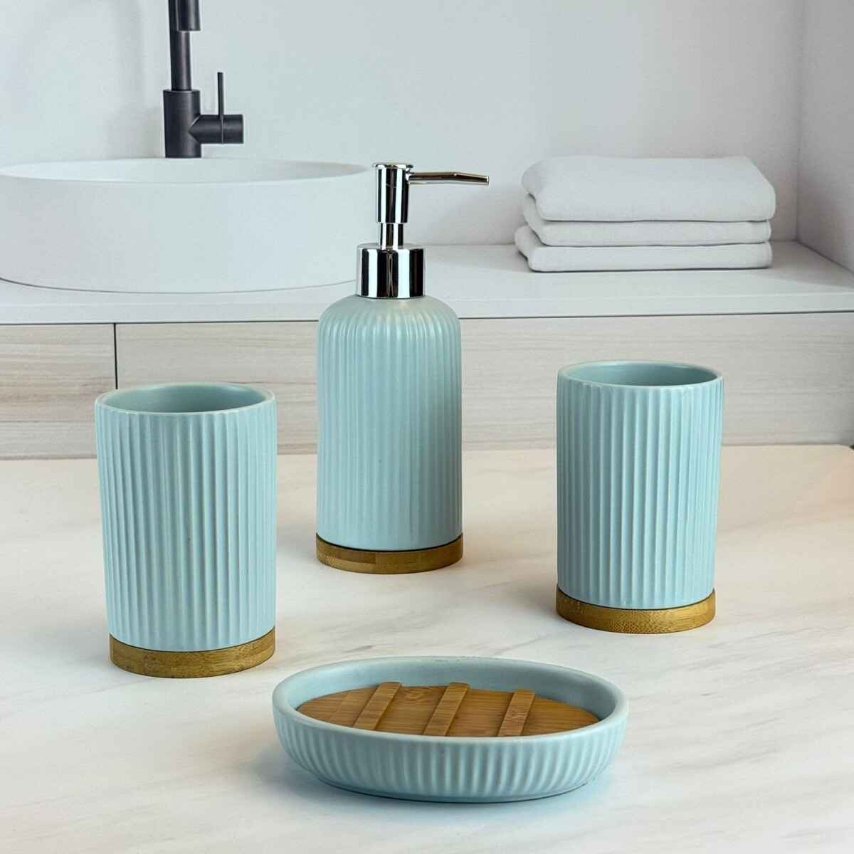 Set de Accesorios de Baño 4 Piezas en Cerámica 