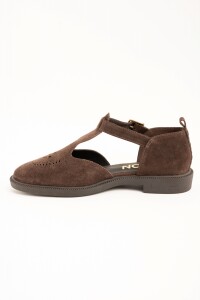 Sandalia Cerrada Con Tira Ajustable Chocolate