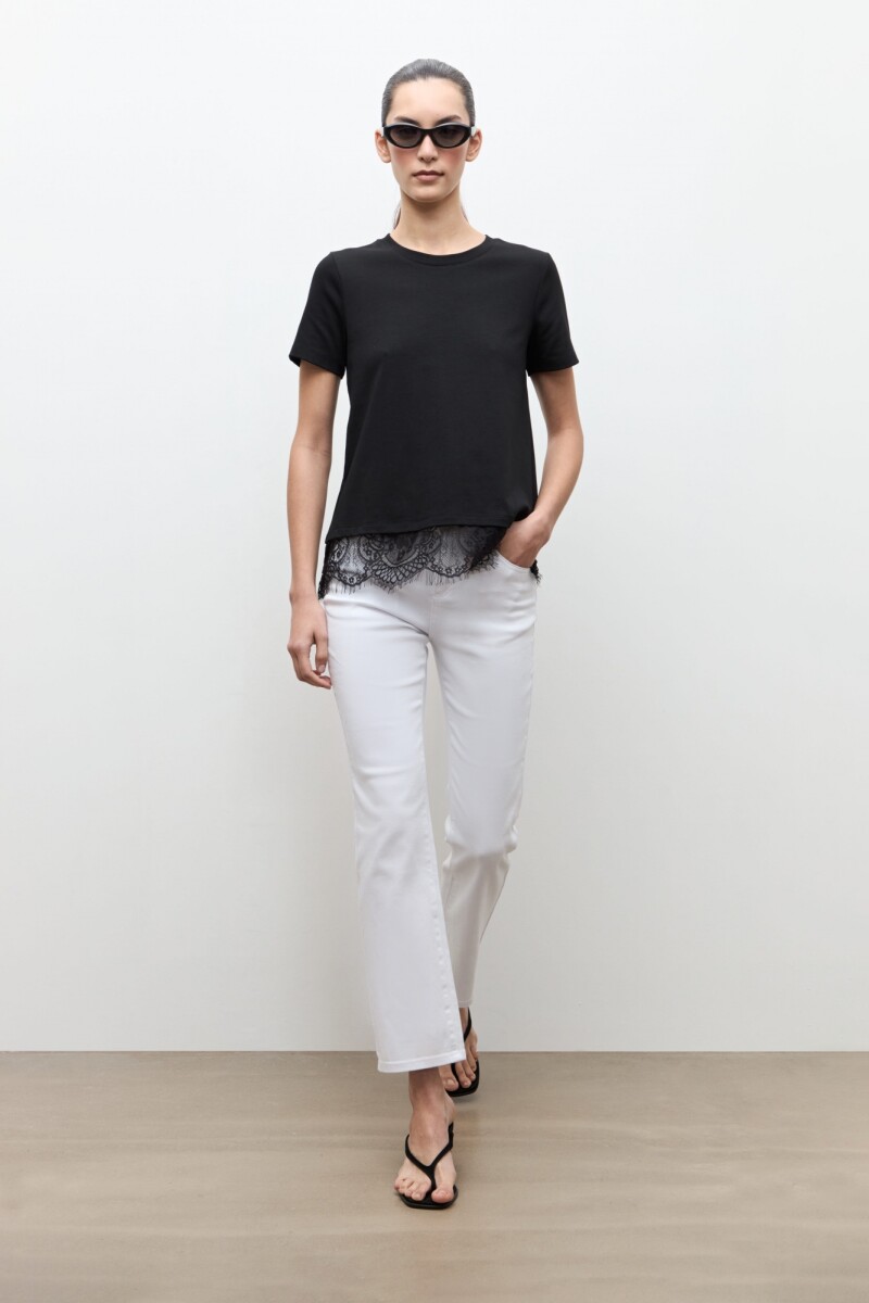 Remera oversized con encaje - negro 