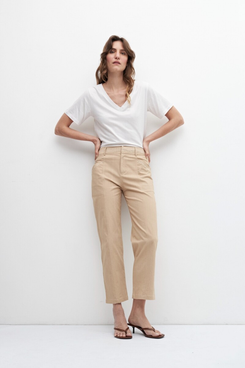 Pantalón con bordado en contraste beige