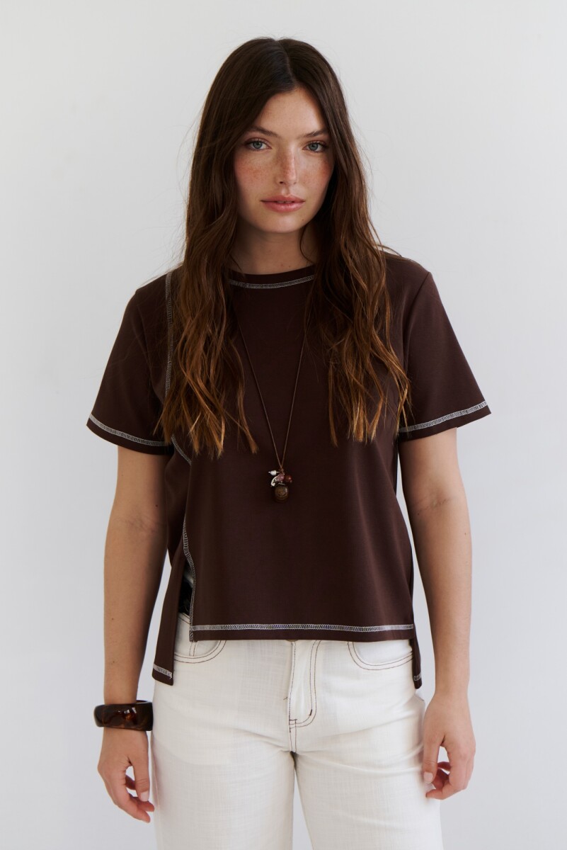 REMERA LARA - MARRON 