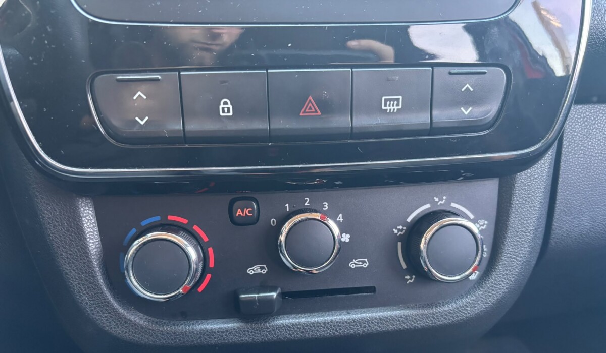 Renault Kwid Outsider 1.0 - 2019 Renault Kwid Outsider 1.0 - 2019