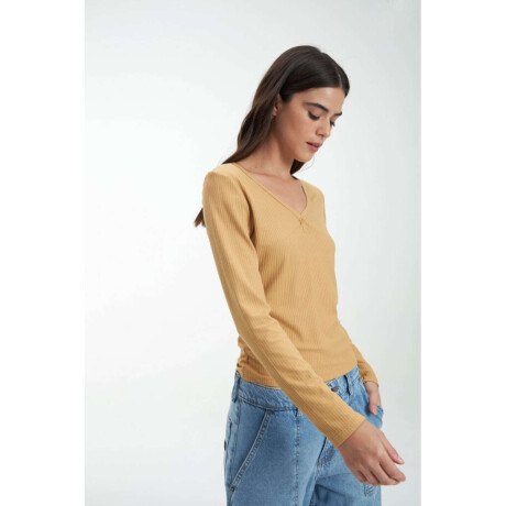 Top Udafne Camel