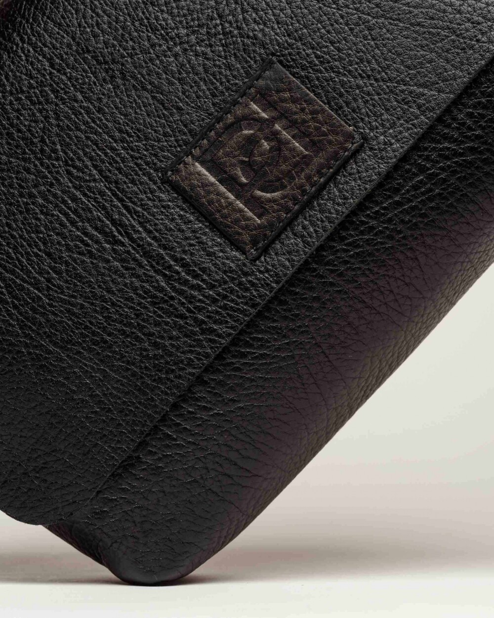 Bandolera Nina en cuero graneado Negro