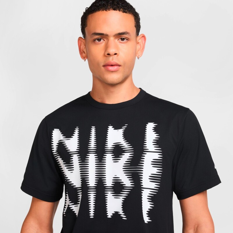 Camiseta Nike Dri-Fit Uv Hyverse Swoosh de Hombre Negro