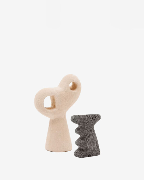 Set Arif de esculturas de piedra con acabado beige y negro 12 cm / 15 cm Set Arif de esculturas de piedra con acabado beige y negro 12 cm / 15 cm