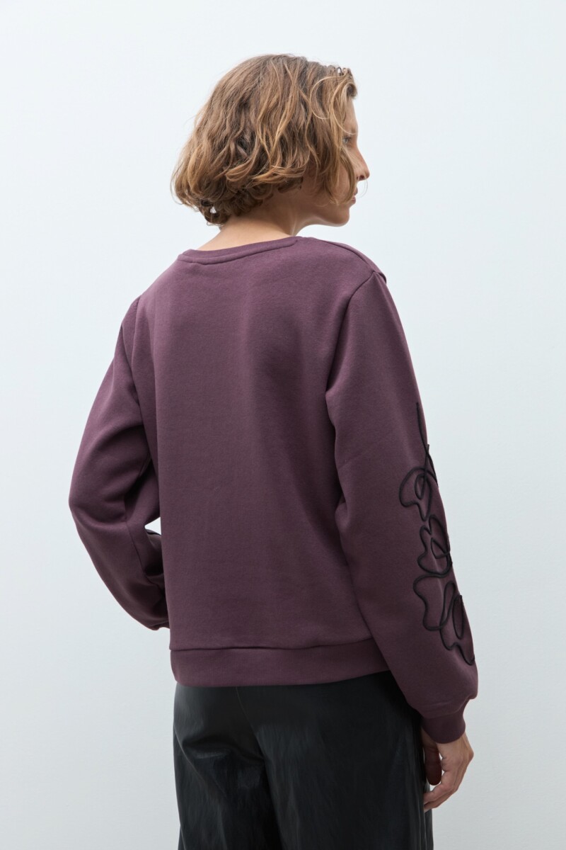 Sweatshirt apliques en mangas ciruela