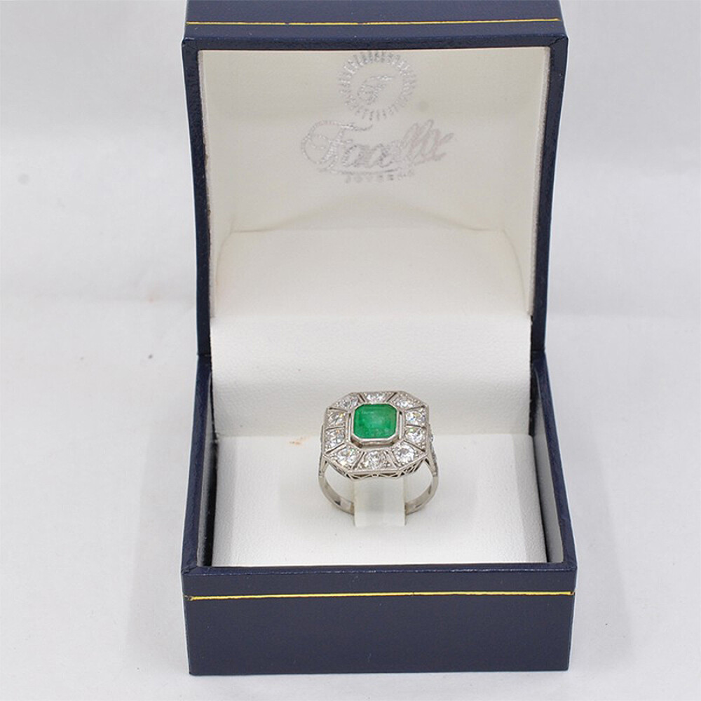 Anillo Platino con brillantes tallado antiguo y esmeralda Anillo Platino con brillantes tallado antiguo y esmeralda