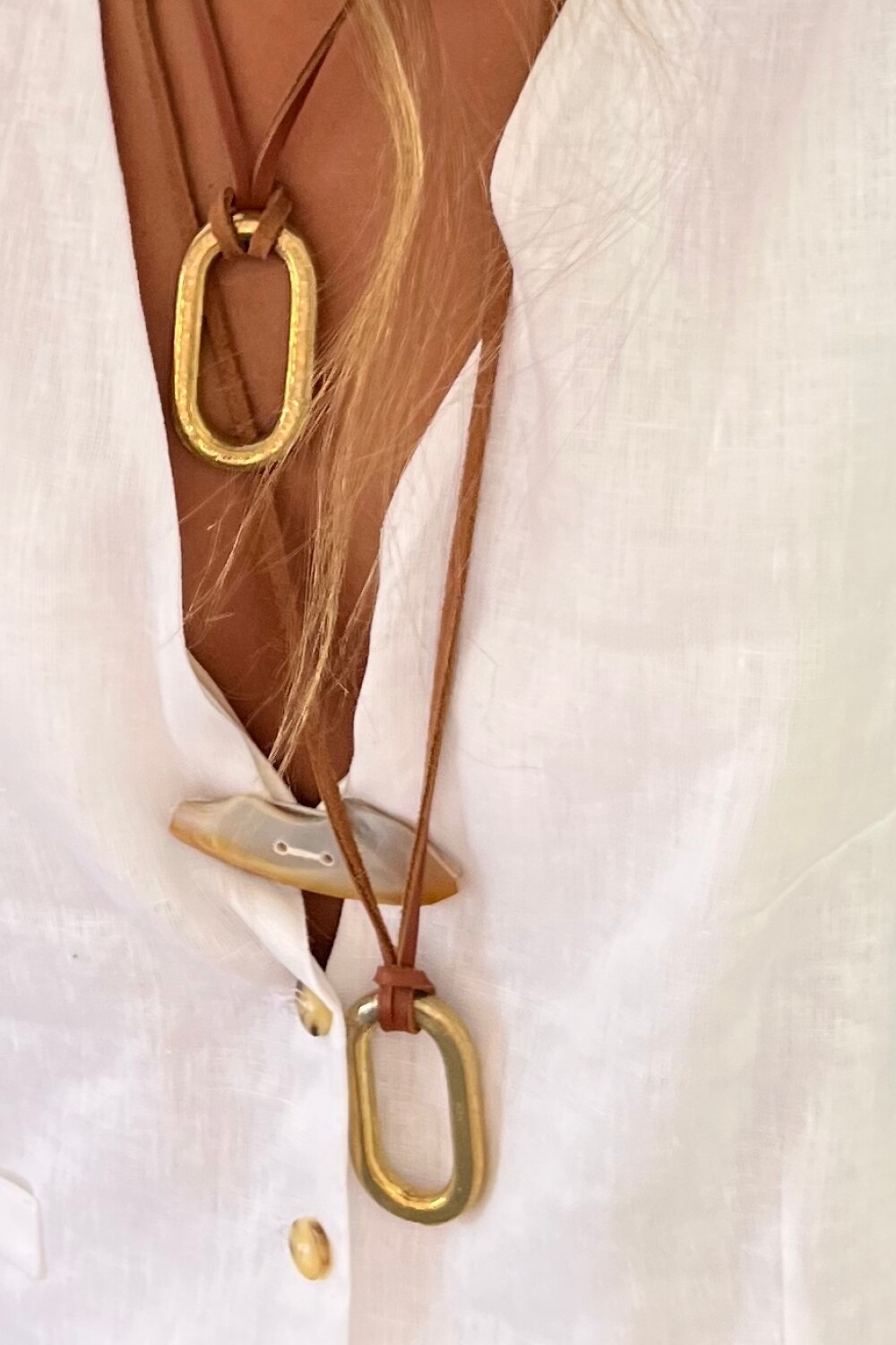 Oval Shape Necklace Dorado