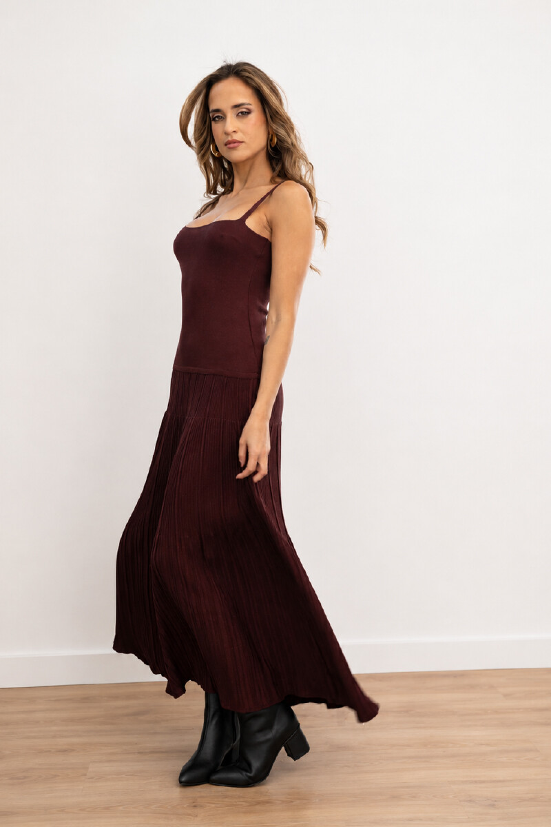 VESTIDO LARGO CON TIRAS SPAGUETTI Bordo