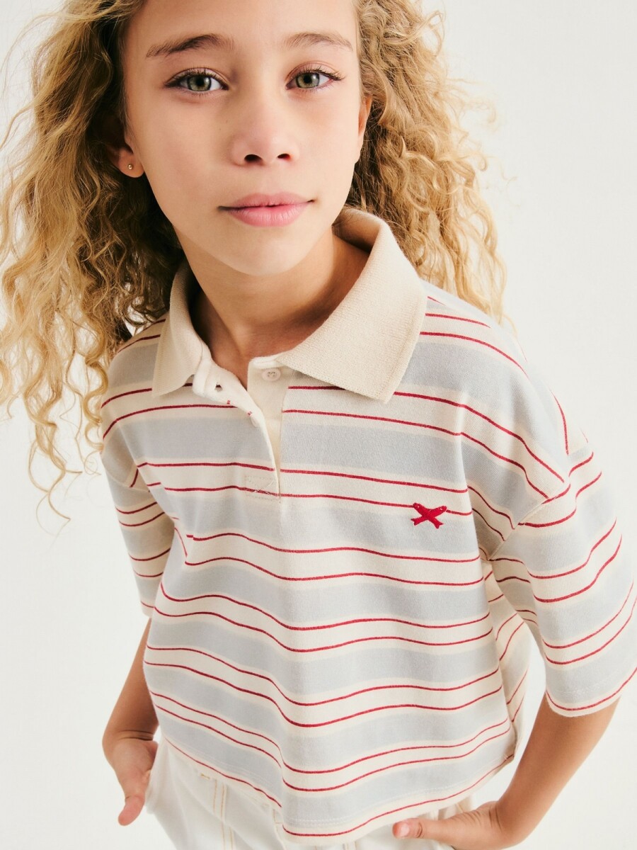 CAMISETA INFANTIL BORDADA CON CUELLO - MULTICOLOR 