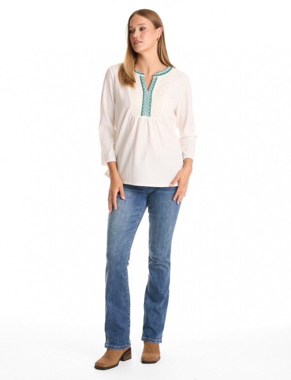 Blusa Bordadas & Textura Crepé CRUDO