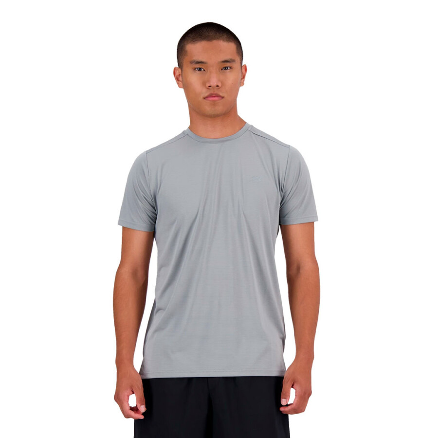Remera de Hombre New Balance Sport Essentials Tecnica Gris