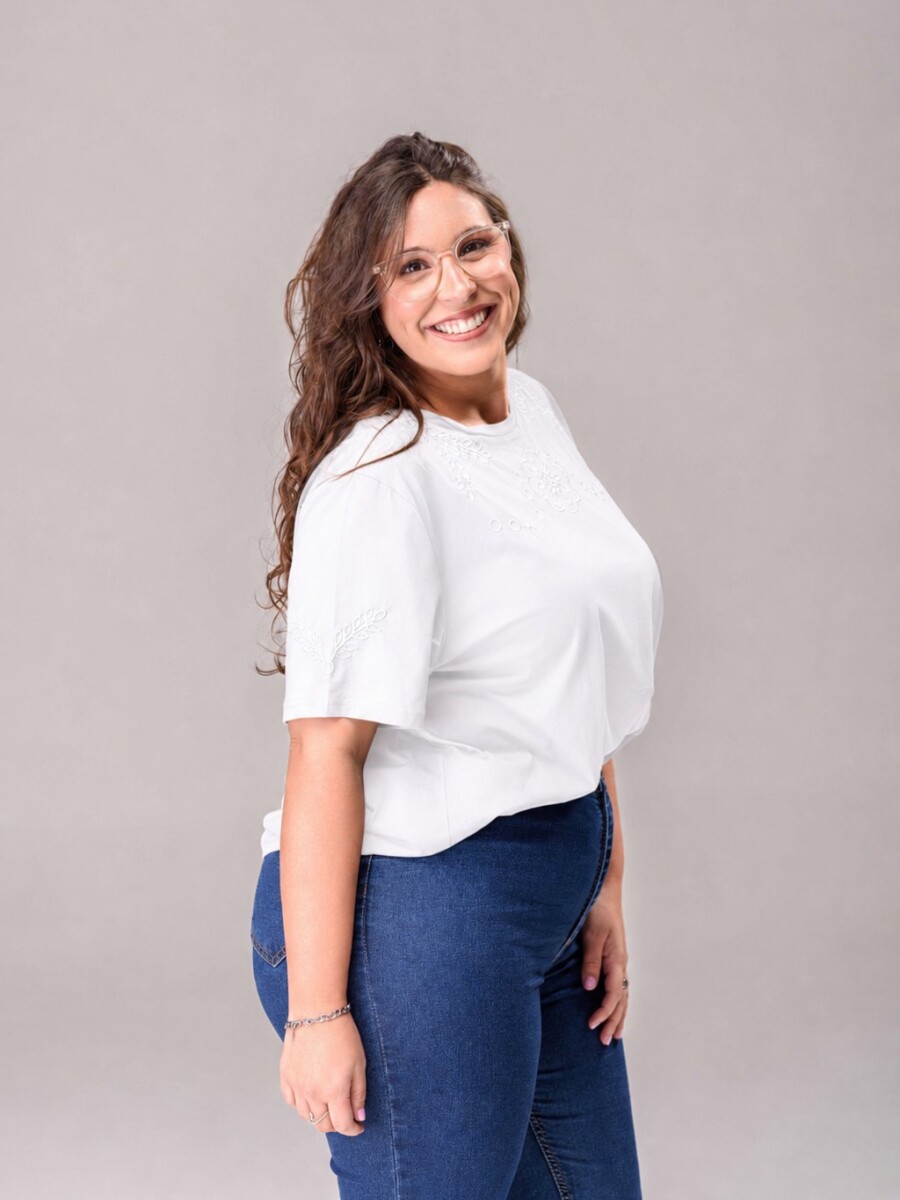 Remera Bordado Blanco