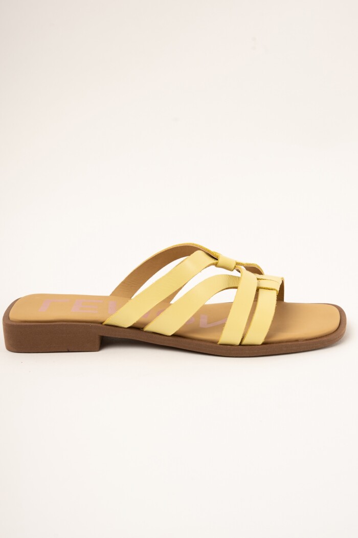 Sandalia Entrelazada Cuero Amarillo Patito
