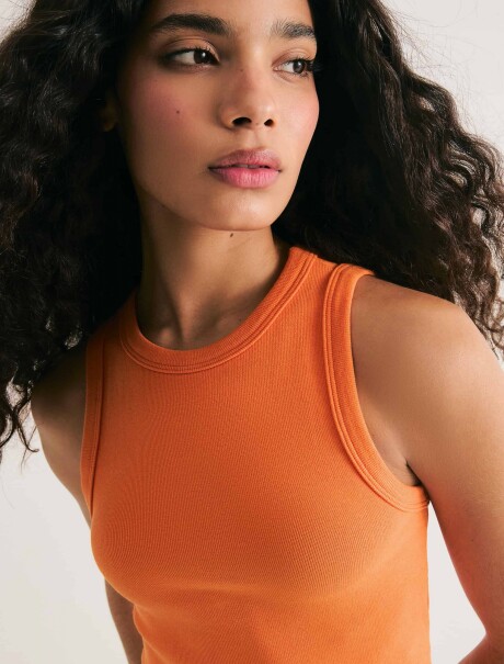 TOP MANGA CORTA EN TELA ACANALADA NARANJA