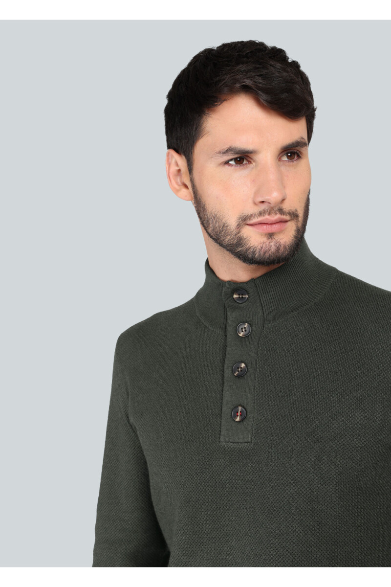 Sweater cuello alto con botones VERDE