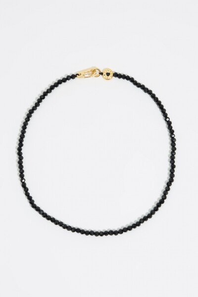 COLLAR LOGO Y CRISTALES Negro