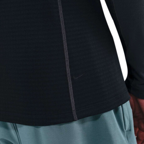 Remera Nike Tech de Hombre Negro