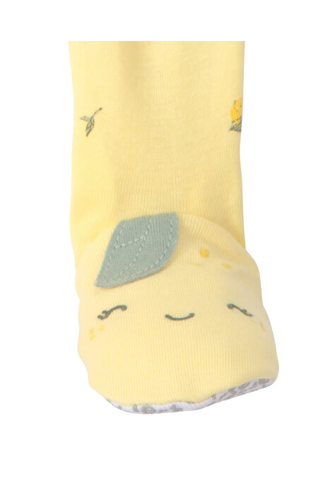 Pijama enterito de algodón con pie, amarillo, diseño limones. Talles 2-5T Sin color