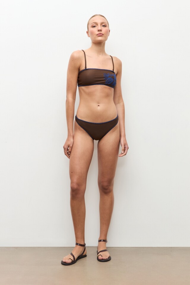 PREVENTA Bikini bottom Santorini bordado chocolate