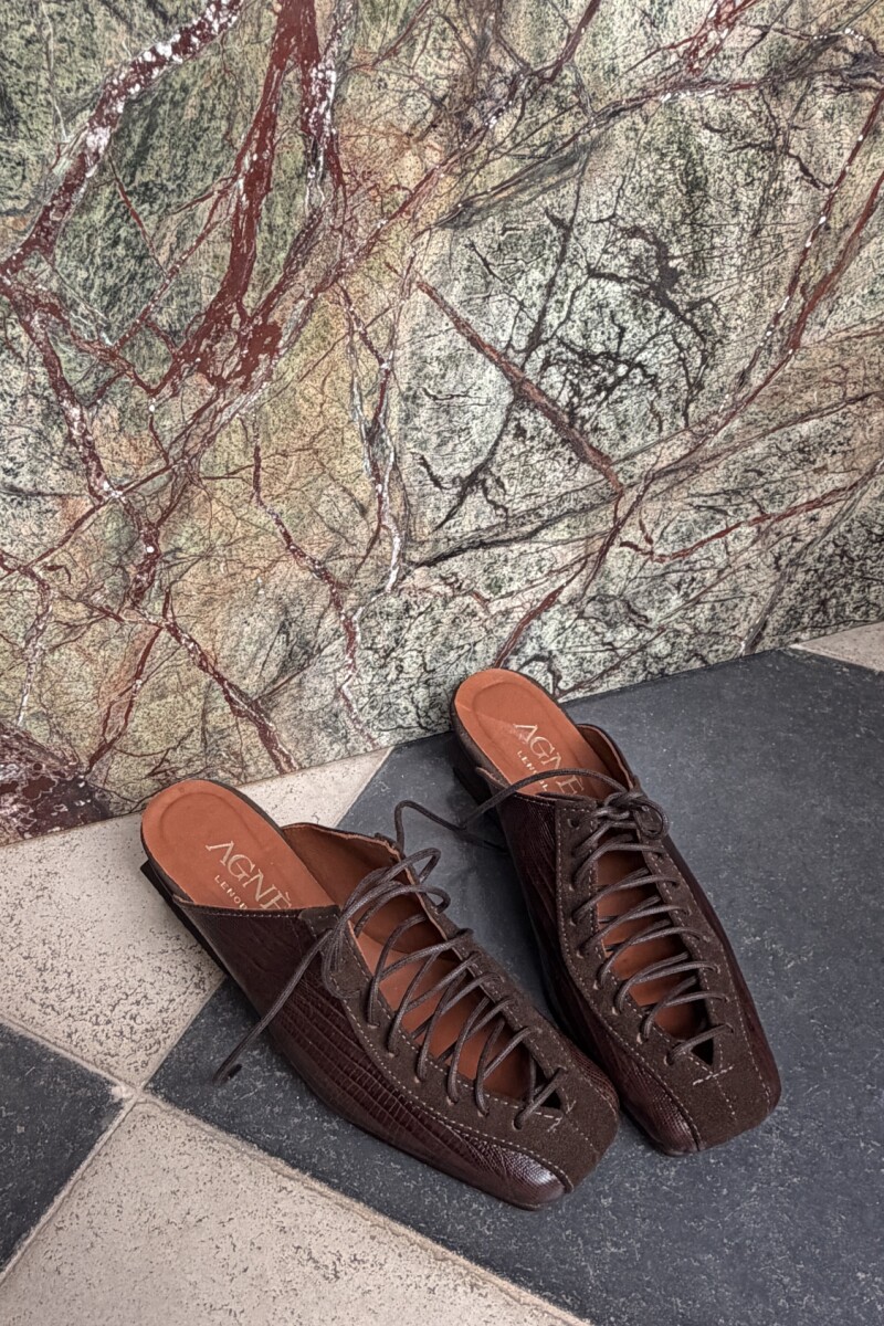 Escultura Shoes Chocolate