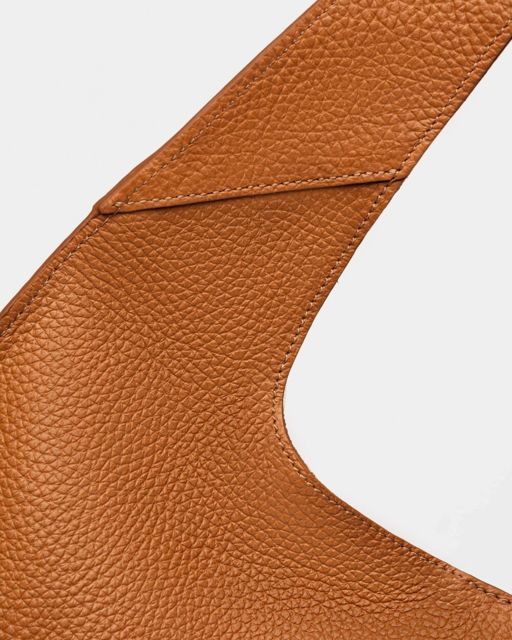 Cartera al hombro Minimal en Cuero Graneado Marron
