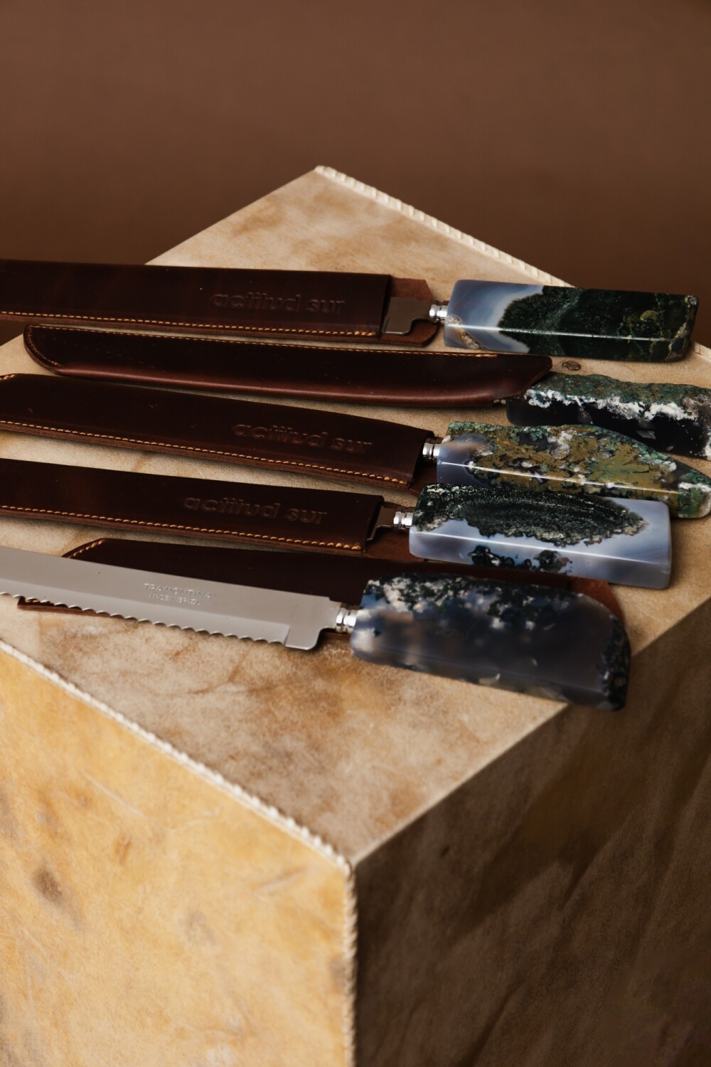 Rustic Stone Bread Knife Verde