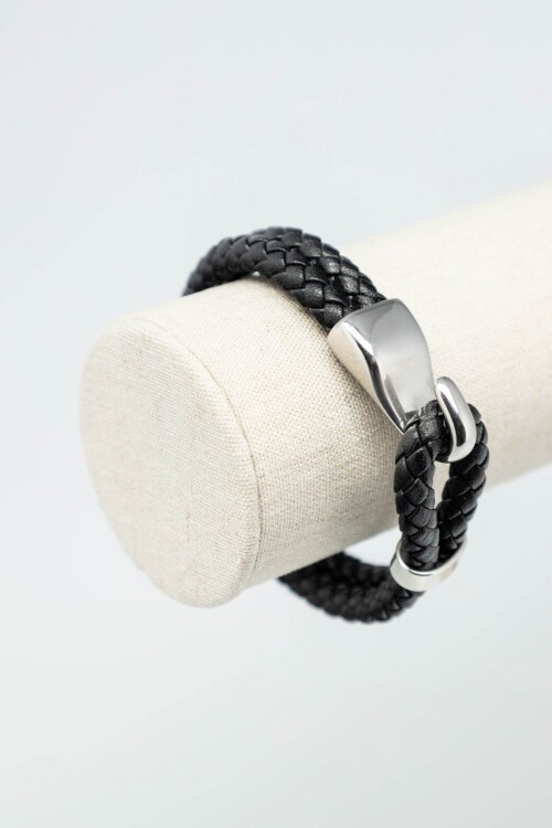 Pulsera cuero Negro