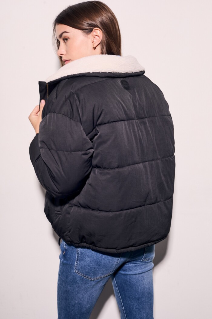 Campera Capitoneada Negro