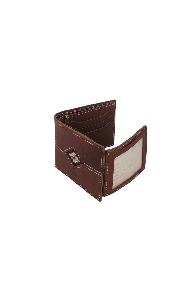 Billetera de cuero con detalle en guarda pampa Marron