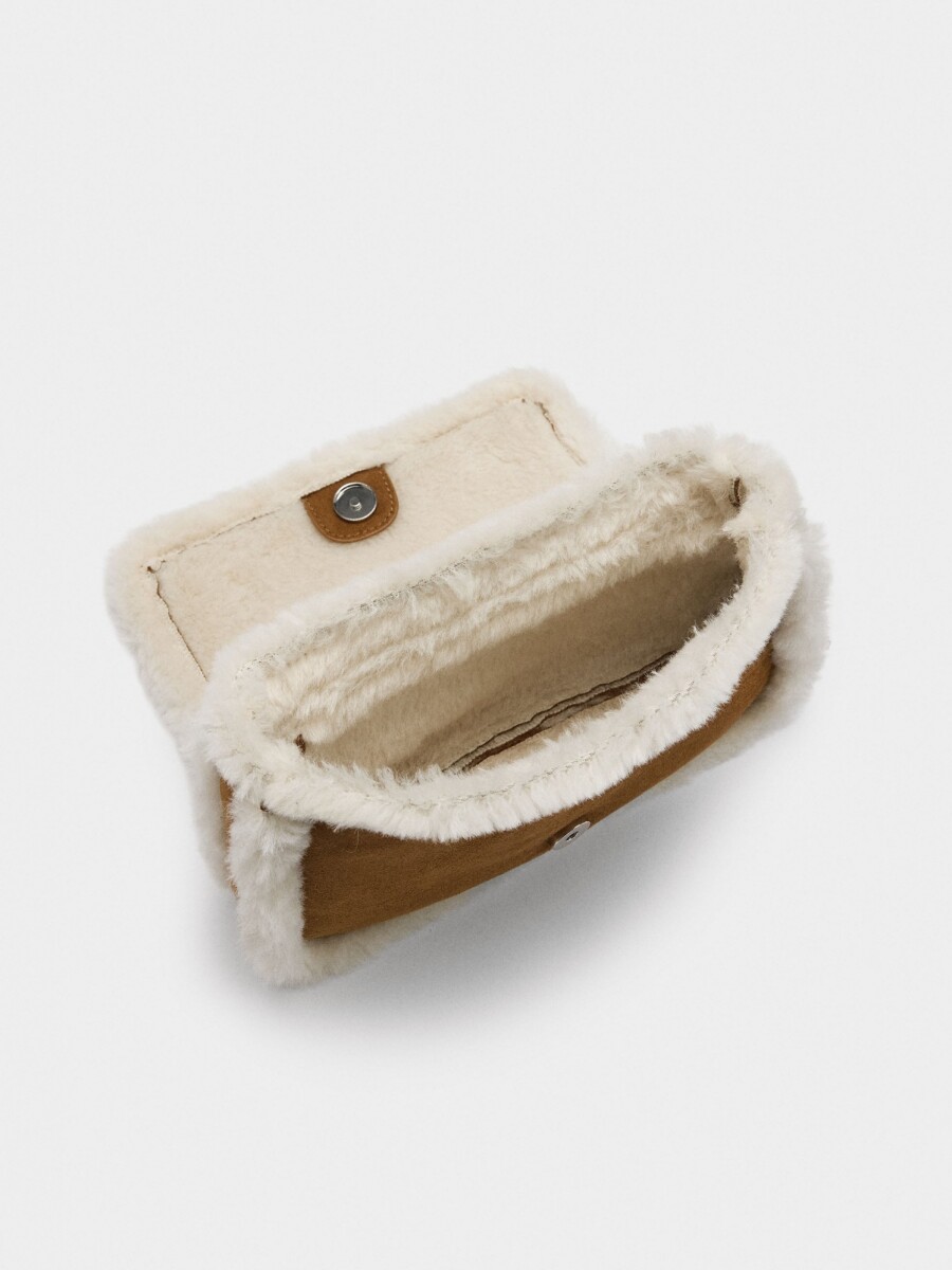 Bolso De Hombro Bordes Efecto Pelo camel