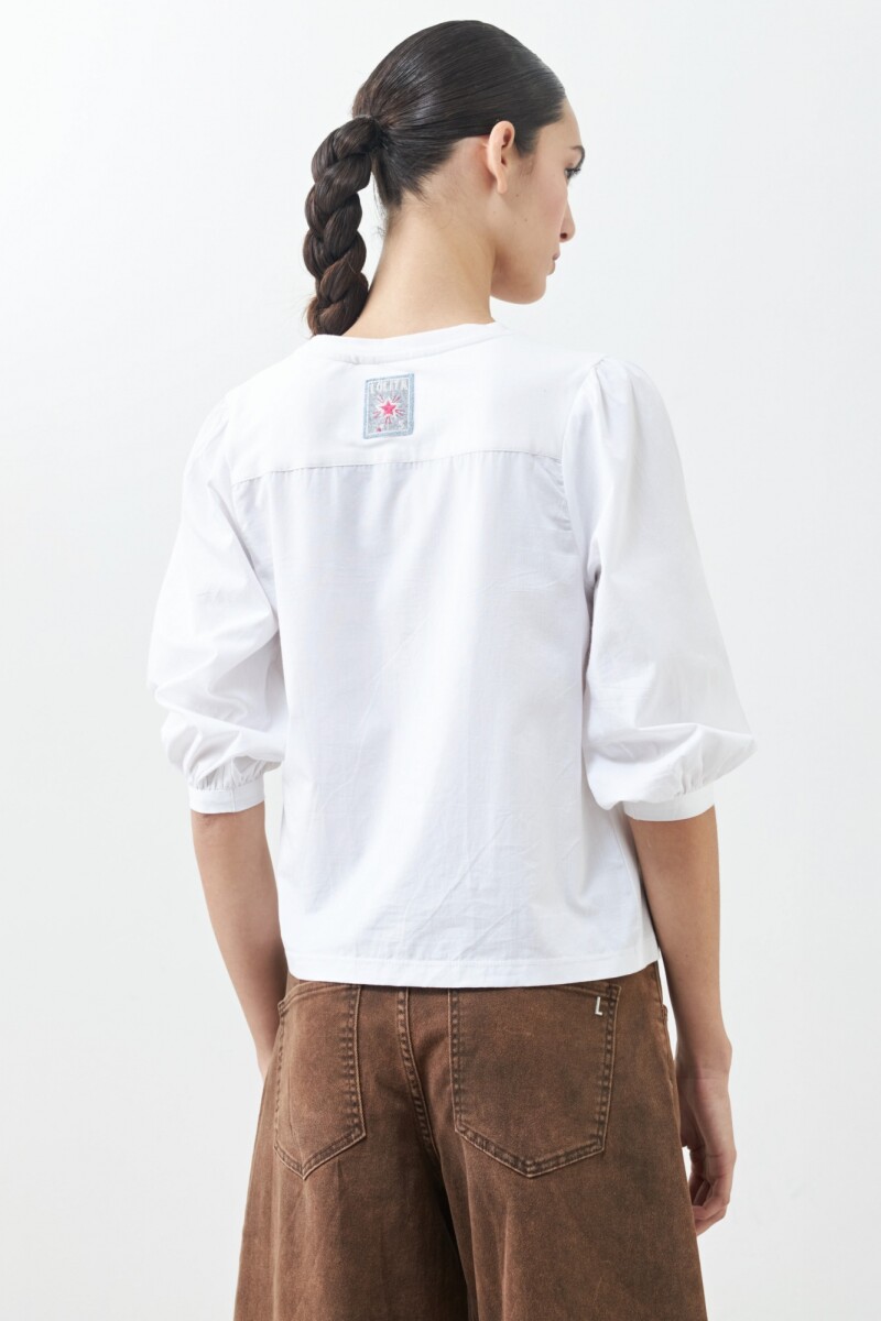 Remera con mangas abullonadas blanco
