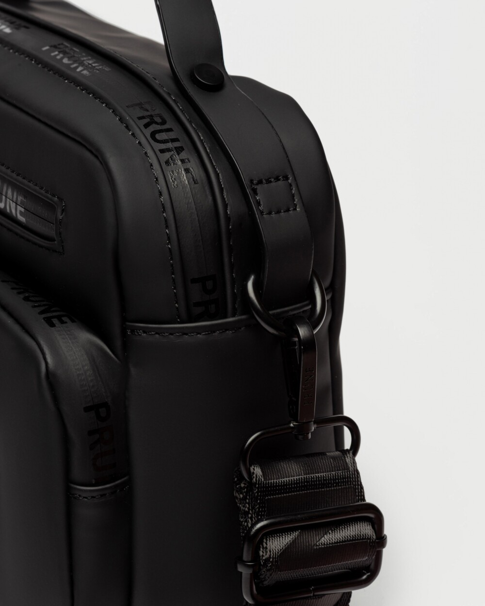 Bandolera Rubber En Efecto Rubber Matte Negro