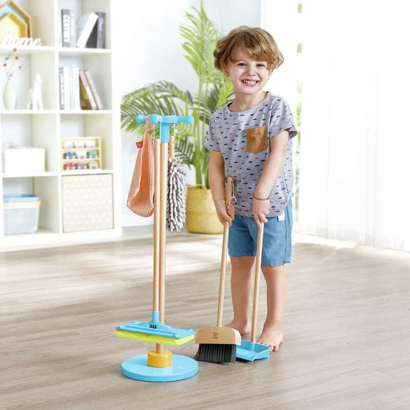 Juego de limpieza con escoba Hape Juego de limpieza con escoba Hape