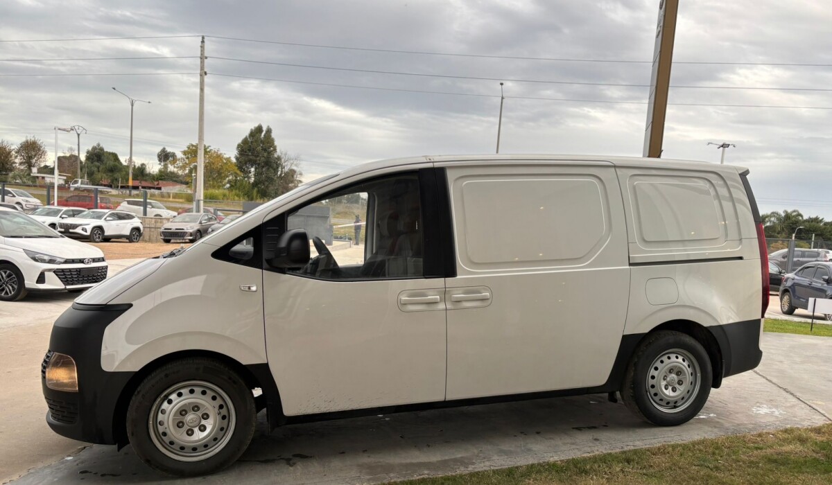 Hyundai H1 Staria Furgon 2.2 Diesel - 2021 Hyundai H1 Staria Furgon 2.2 Diesel - 2021