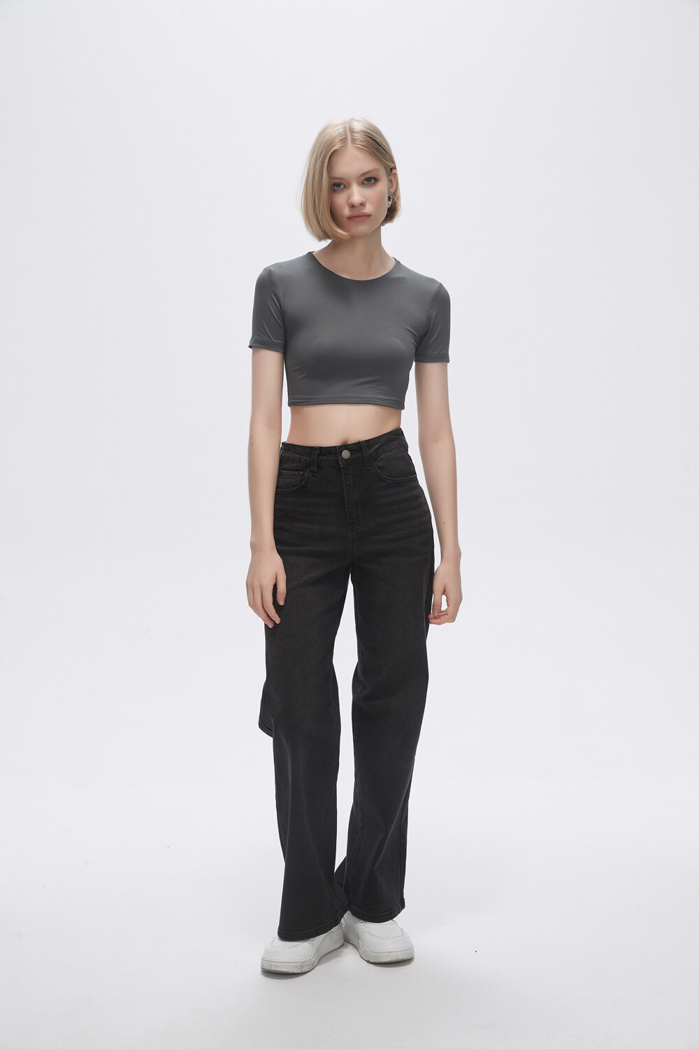 Remera Hazakura Gris Oscuro