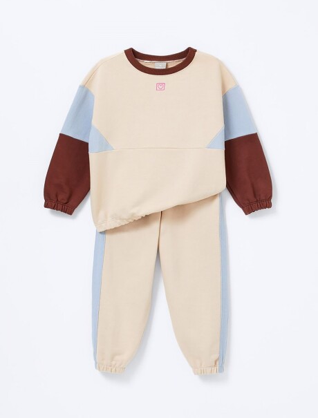 CONJUNTO INFANTIL CON ESTAMPA BEIGE