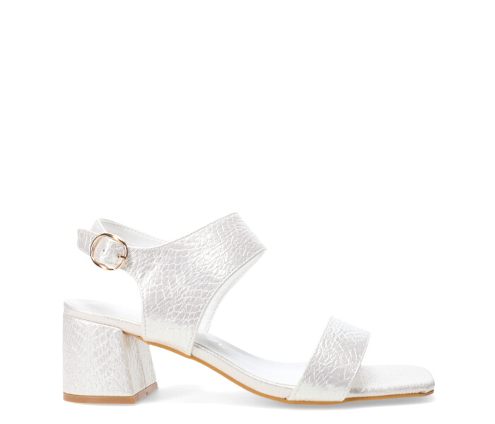 Sandalia PIERES con taco Off White
