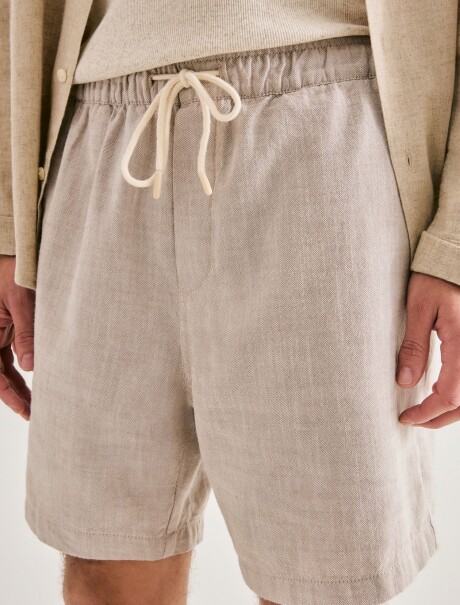 BERMUDA EN TELA TEXTURIZADA BEIGE